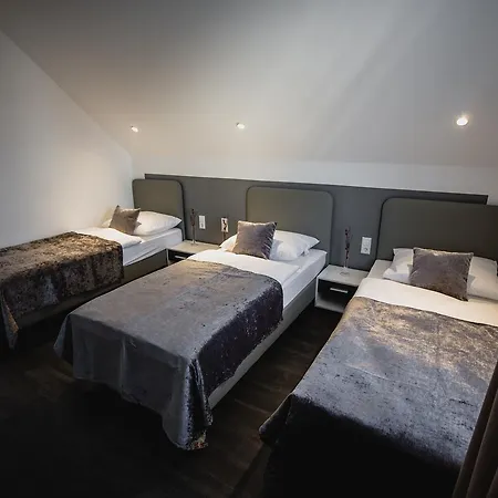 Messe Apartment *
